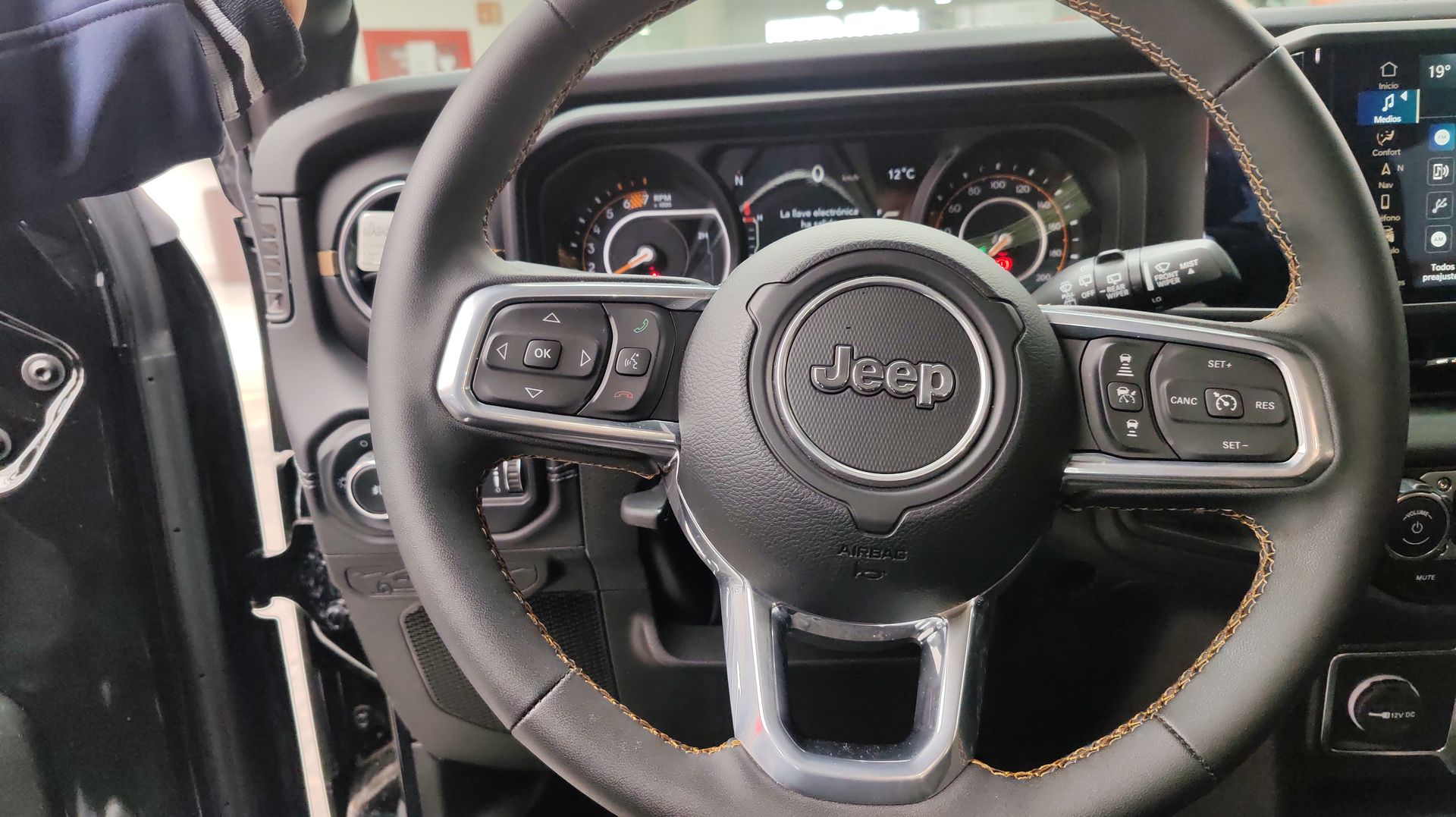 2025 Jeep WRANGLER UNLIMITED SAHARA PHEV TURBO 4XE