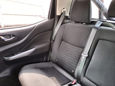 2022 Nissan FRONTIER LE TA 22